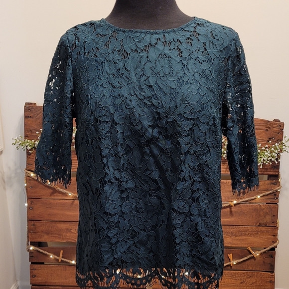 ***SOLD*** Lace Top - Picture 2 of 6